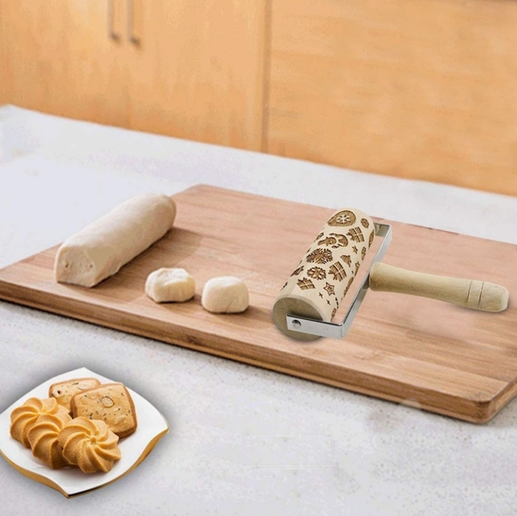 Christmas Baking Rolling Pin - Picture 3 of 8